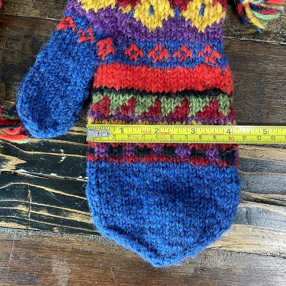 100% wool mitts made in Nepal. Handmade. - Picture 5 of 13